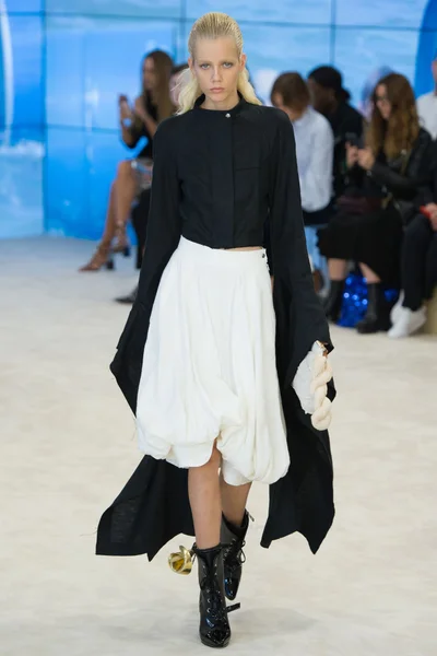 Look 9